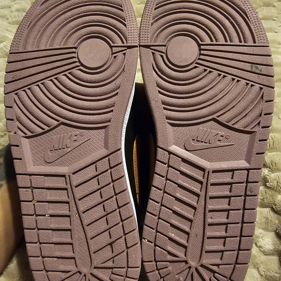 Jordan 1 Mid Black and Purple - Picture 8 of 8